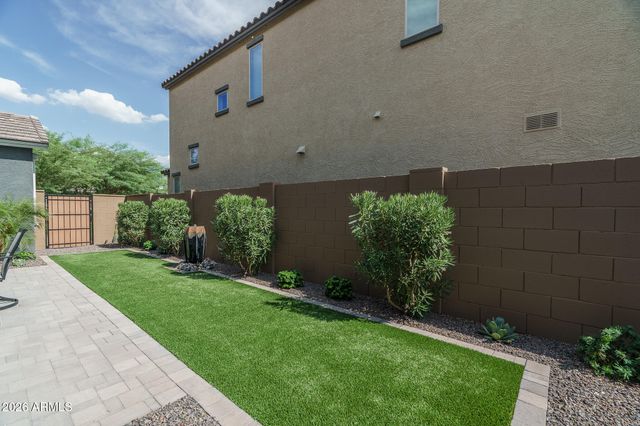 1939 W LARIAT Lane, Phoenix, AZ 85085