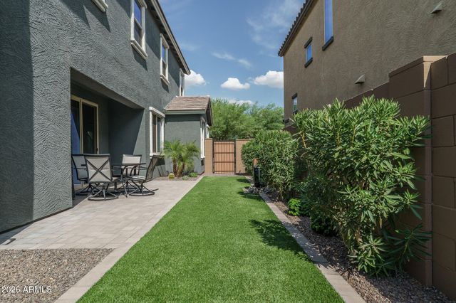 1939 W LARIAT Lane, Phoenix, AZ 85085