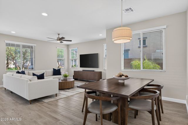 1939 W LARIAT Lane, Phoenix, AZ 85085