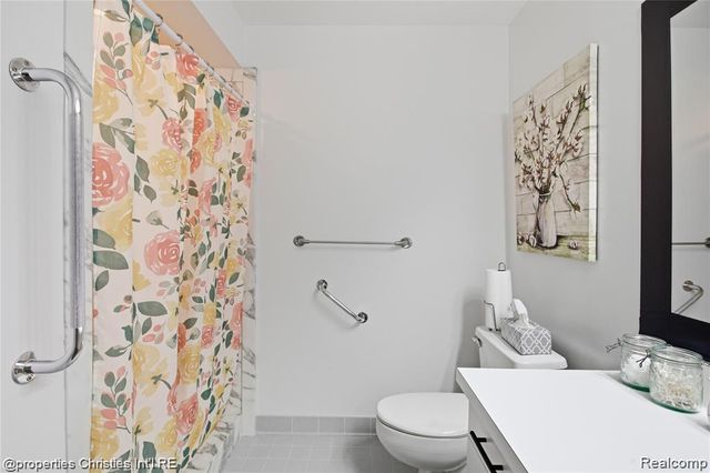 30414 Orchard Lake Road 13, Farmington Hills, MI 48334