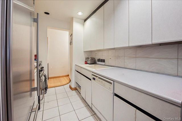 1130 Stadium Avenue 1J, Bronx, NY 10465