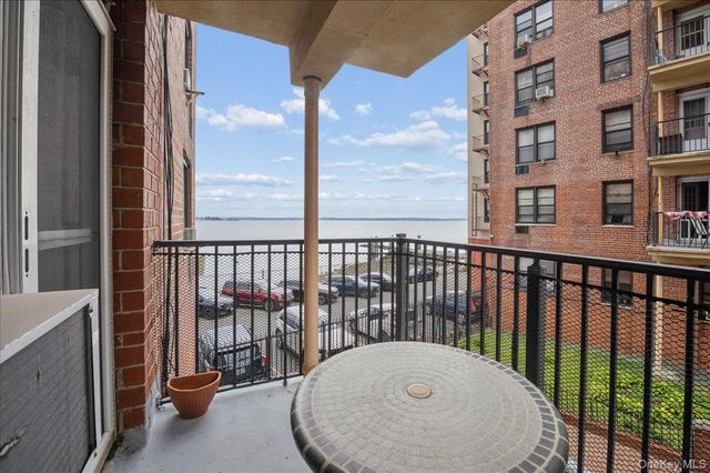 1130 Stadium Avenue 1J, Bronx, NY 10465