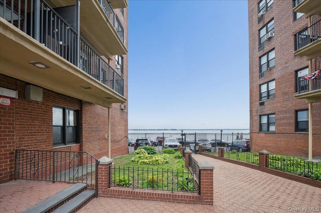 1130 Stadium Avenue 1J, Bronx, NY 10465