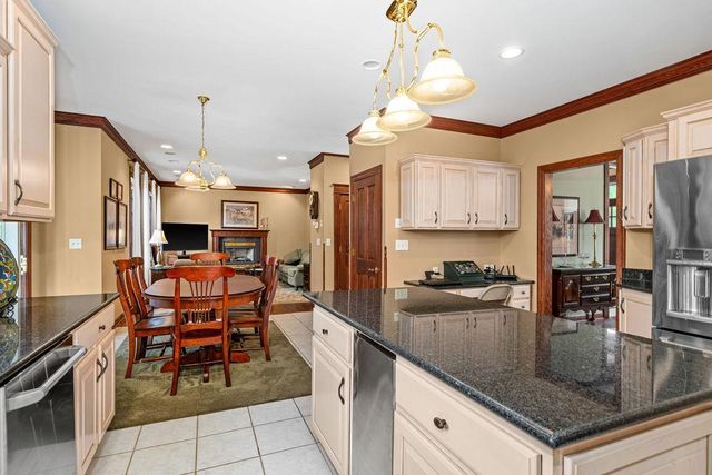2827 Parkwood Lane, Duluth, MN 55811