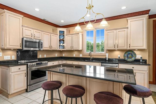 2827 Parkwood Lane, Duluth, MN 55811