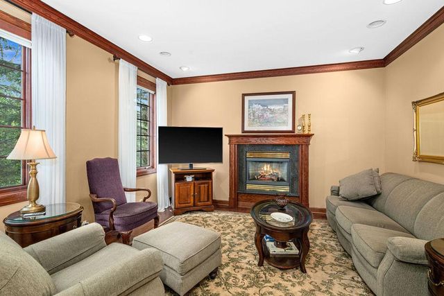 2827 Parkwood Lane, Duluth, MN 55811