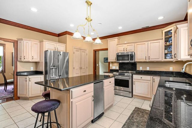 2827 Parkwood Lane, Duluth, MN 55811