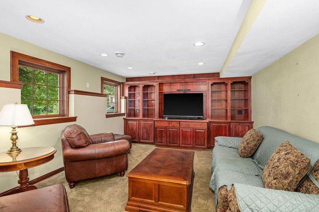 2827 Parkwood Lane, Duluth, MN 55811
