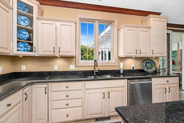2827 Parkwood Lane, Duluth, MN 55811