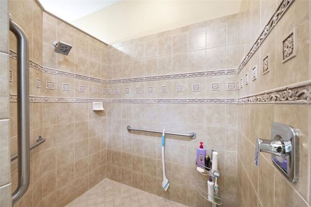 107 SILVER FALLS DR DRIVE, Apollo Beach, FL 33572