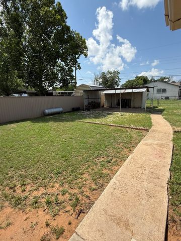 898 E 7th, Colorado City, TX 79512