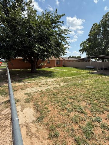 898 E 7th, Colorado City, TX 79512