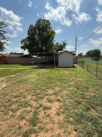 898 E 7th, Colorado City, TX 79512