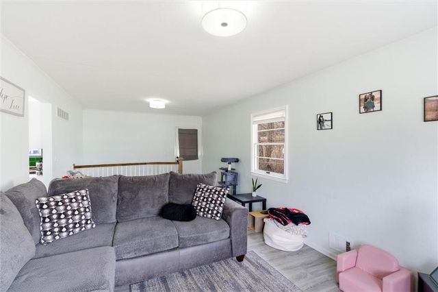 9113 E 83rd Place, Raytown, MO 64138