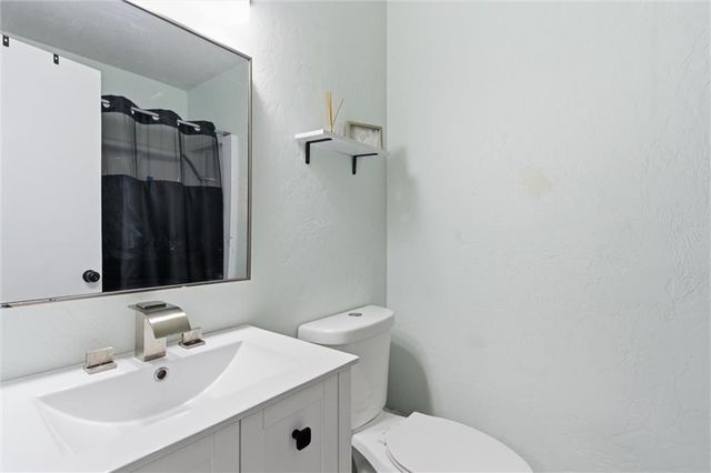 9113 E 83rd Place, Raytown, MO 64138