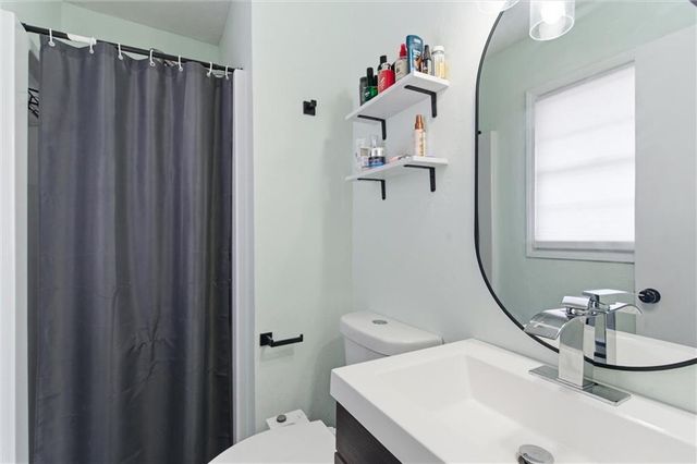 9113 E 83rd Place, Raytown, MO 64138