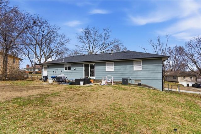 9113 E 83rd Place, Raytown, MO 64138