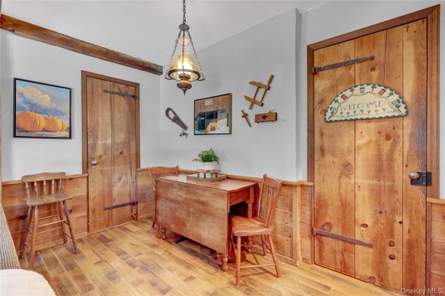 5 Cedar Lane, Setauket, NY 11733