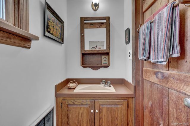 5 Cedar Lane, Setauket, NY 11733