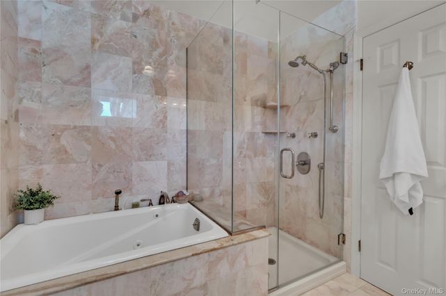 5 Cedar Lane, Setauket, NY 11733