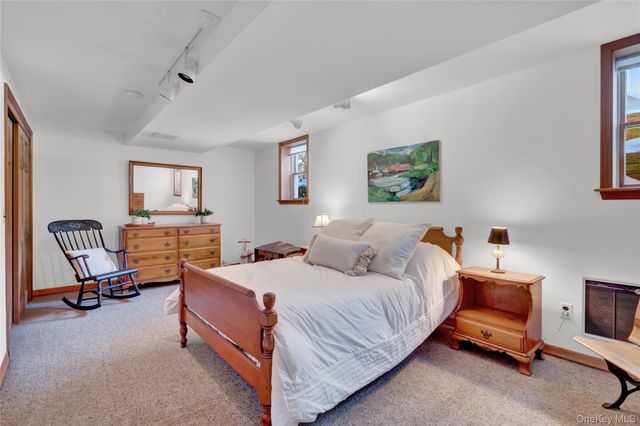 5 Cedar Lane, Setauket, NY 11733