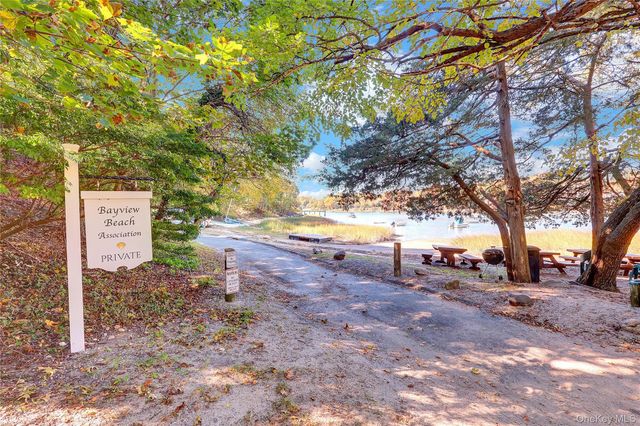 5 Cedar Lane, Setauket, NY 11733