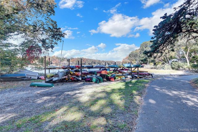 5 Cedar Lane, Setauket, NY 11733