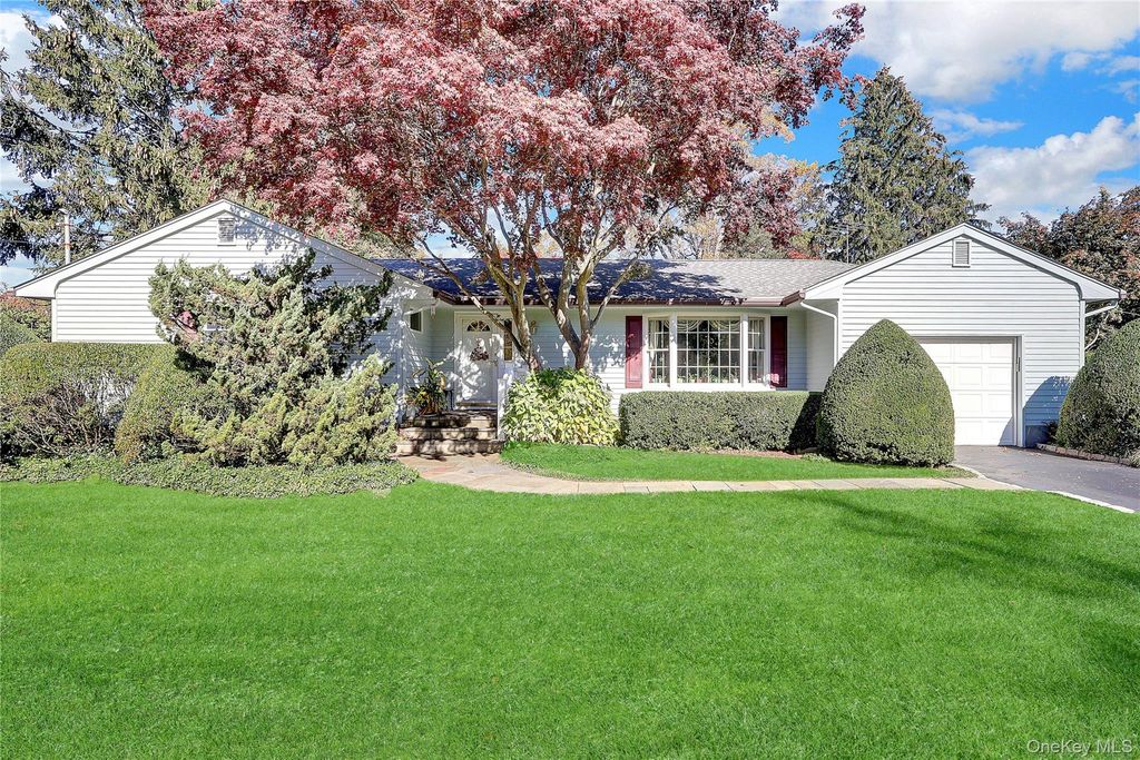 5 Cedar Lane, Setauket, NY 11733