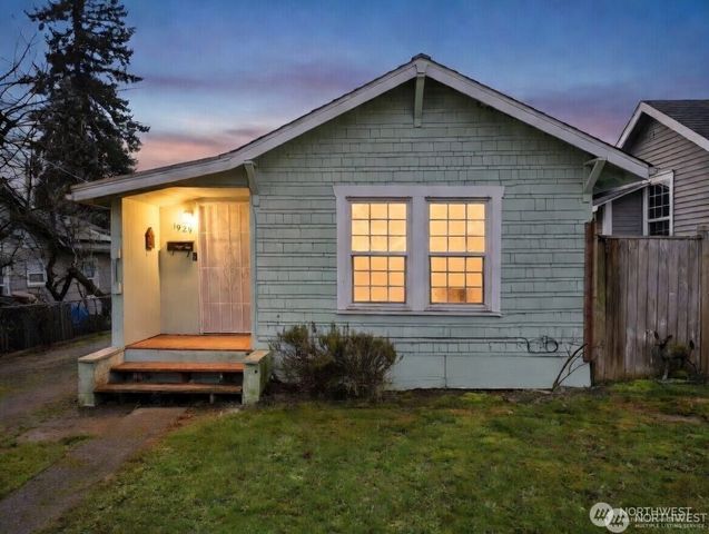 1929 11th Street, Bremerton, WA 98337
