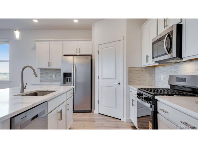 1450 Sunrise Hill Dr, Berthoud, CO 80513