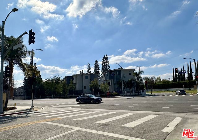 16080 Columbus Lane, North Hills, CA 91343