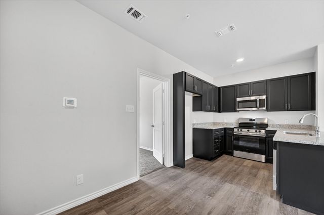 4800 W Lovers Lane 502, Dallas, TX 75209