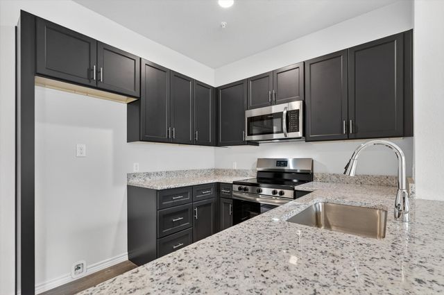 4800 W Lovers Lane 502, Dallas, TX 75209