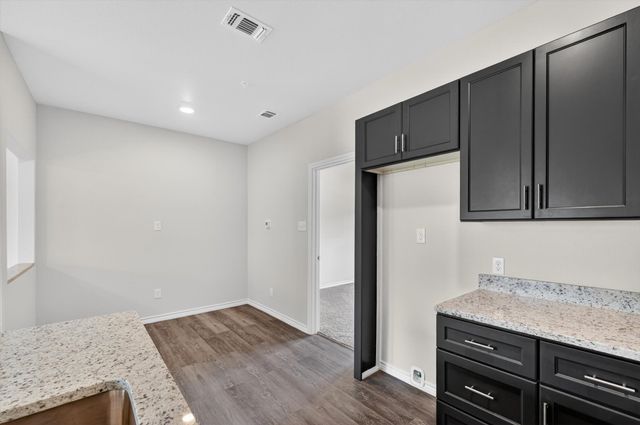 4800 W Lovers Lane 502, Dallas, TX 75209