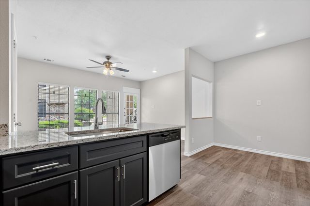 4800 W Lovers Lane 502, Dallas, TX 75209