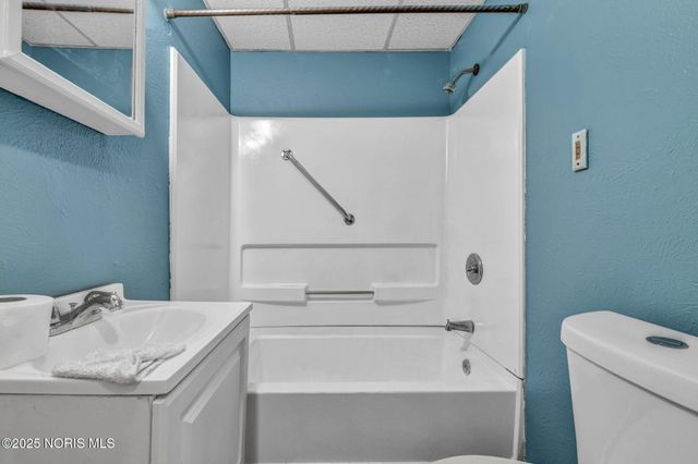 1206 Warwick Avenue, Toledo, OH 43607