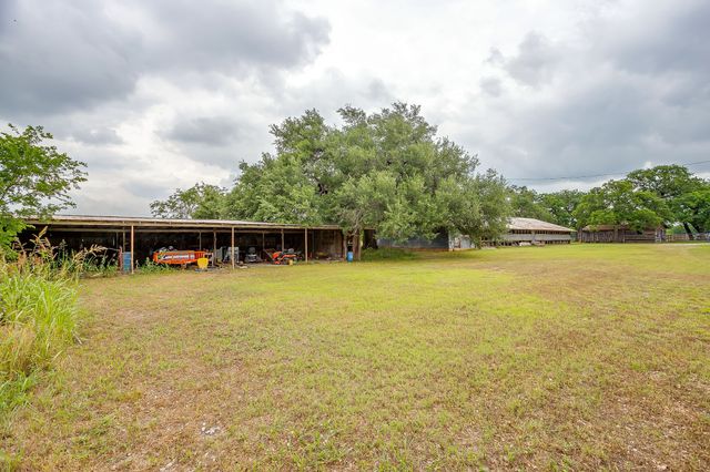300 S Caddo Street, Lipan, TX 76462