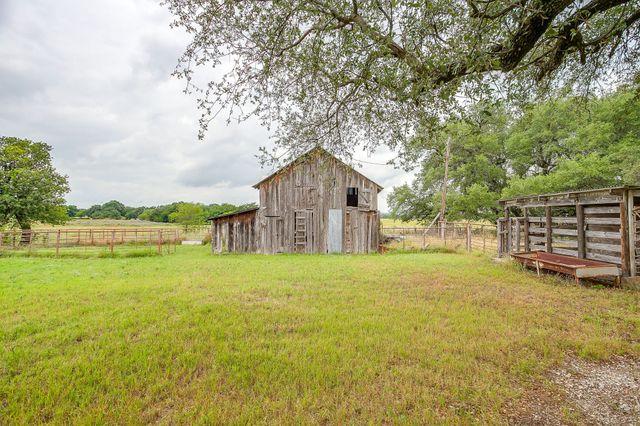 300 S Caddo Street, Lipan, TX 76462
