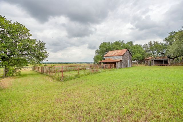 300 S Caddo Street, Lipan, TX 76462