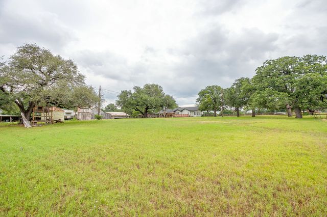 300 S Caddo Street, Lipan, TX 76462