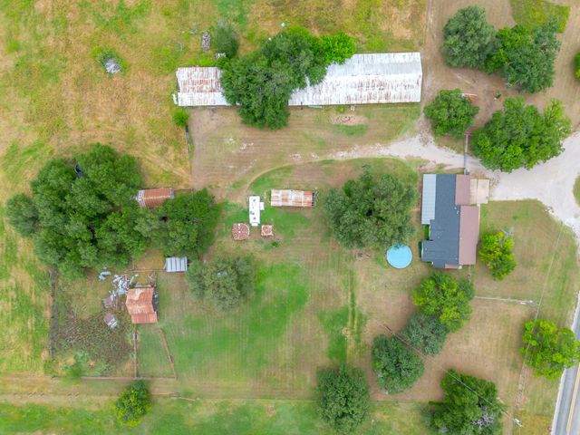 300 S Caddo Street, Lipan, TX 76462