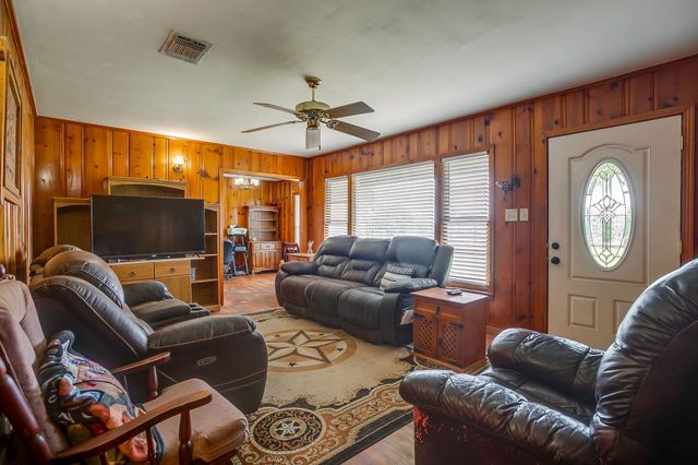 300 S Caddo Street, Lipan, TX 76462