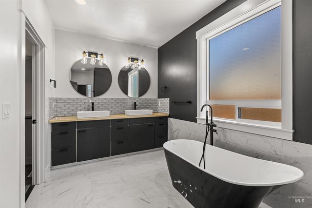 1107 W Blaine Ave, Nampa, ID 83651
