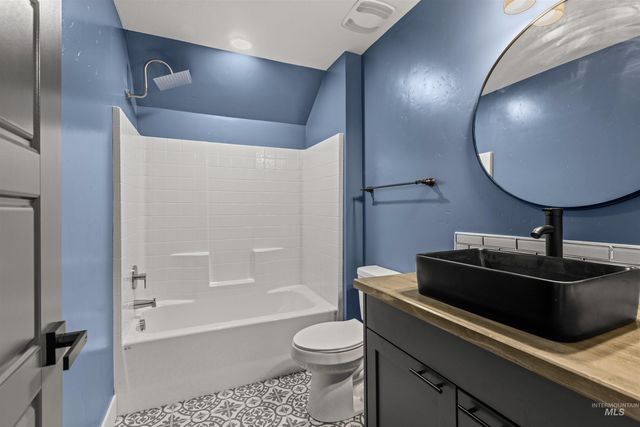 1107 W Blaine Ave, Nampa, ID 83651