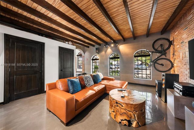 1650 SW 16th St, Miami, FL 33145