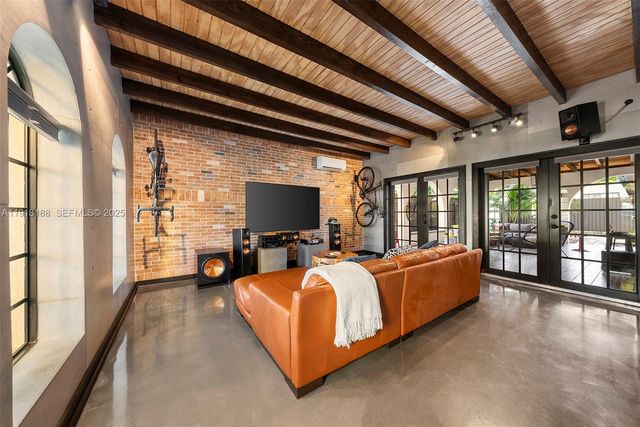 1650 SW 16th St, Miami, FL 33145