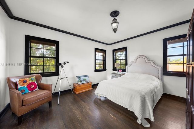 1650 SW 16th St, Miami, FL 33145