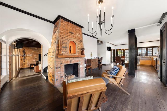 1650 SW 16th St, Miami, FL 33145