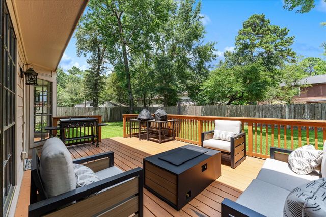 9 Silver Elm Place, The Woodlands, TX 77381