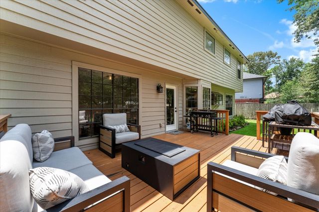 9 Silver Elm Place, The Woodlands, TX 77381